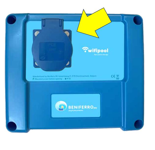 Extra plug on CONNECT PRO measuring and control box (max 4 plugs) for checking UV lamp, lighting, dosing pump, salt electrolysis...